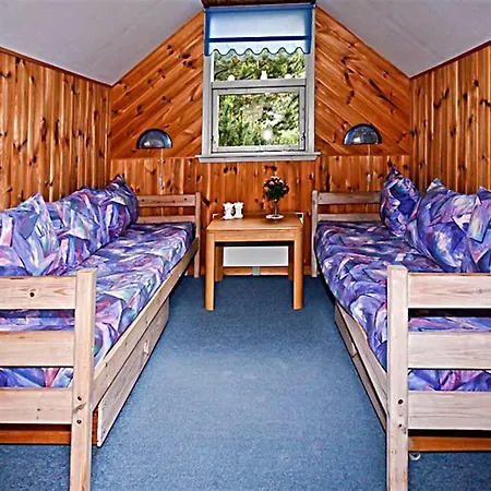 Three-bedroom Holiday In * Hals