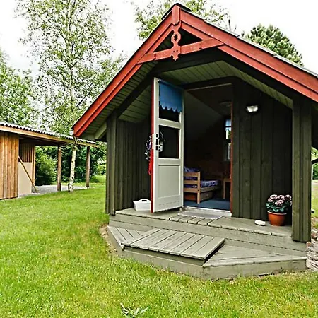 Three-bedroom Holiday In * Hals