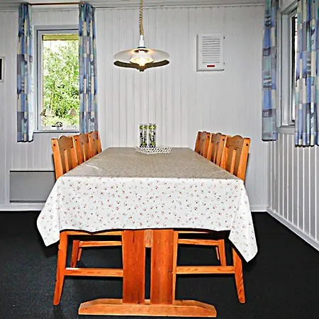 Three-bedroom Holiday In * Hals