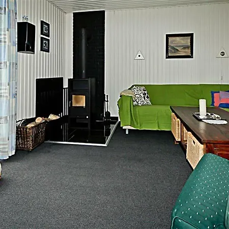 Feriehus Three-bedroom Holiday In *