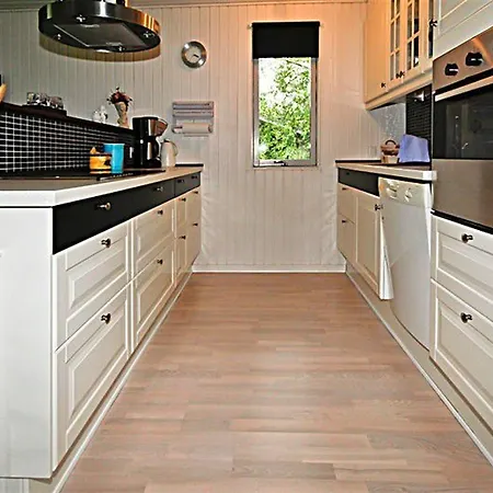 Feriehus Three-bedroom Holiday In *